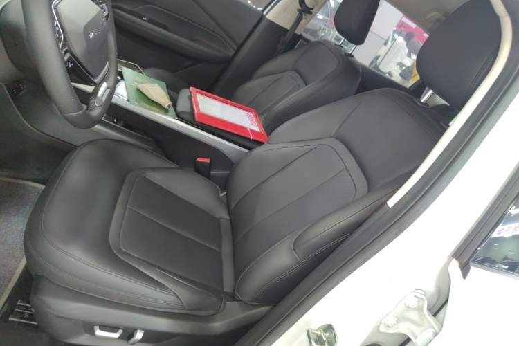 Used Wuling Xingguang 2024 Co-Creation Edition 510 Advanced Model Left Front Seat