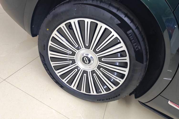 Used Hima AITO M8 2025 Extended-Range Ultra Version 53.4 kWh 5-Seater Edition