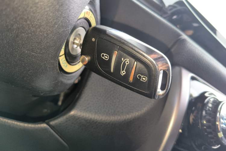 Used Toyota YARiS L Zhi Xuan 2016 Revised 1.5E CVT Charming Edition Interior 1