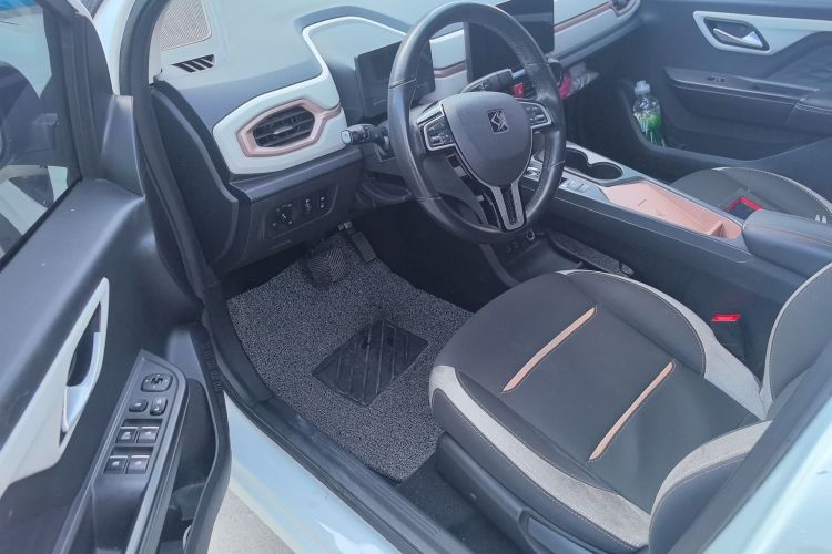 Used SOL E10X 2021 302 km Range Luxury Version 31.4 kWh Driver Seat