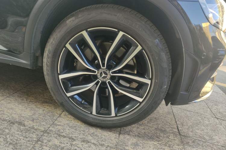 Used Mercedes-Benz GLC 2021 GLC 300 L 4MATIC Dynamic Model Right Front Wheel Hub