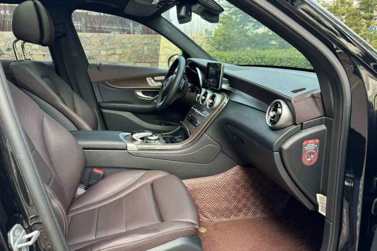 Used Mercedes-Benz GLC 2017 GLC 300 4MATIC Sport Edition
