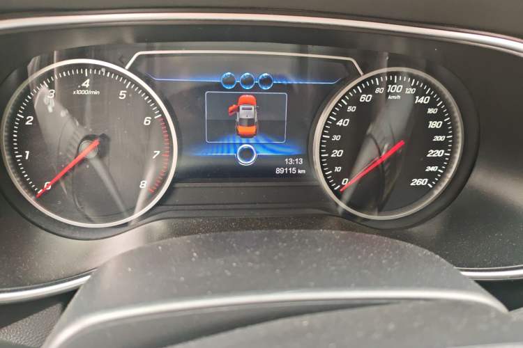 Used Hongqi H5 2022 Classic Model 1.5T DCT Flagship Edition Odometer Close Up