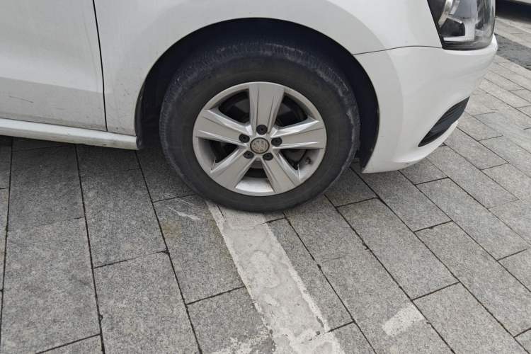 Used Volkswagen Polo 2016 1.4L Manual Fashion Model
