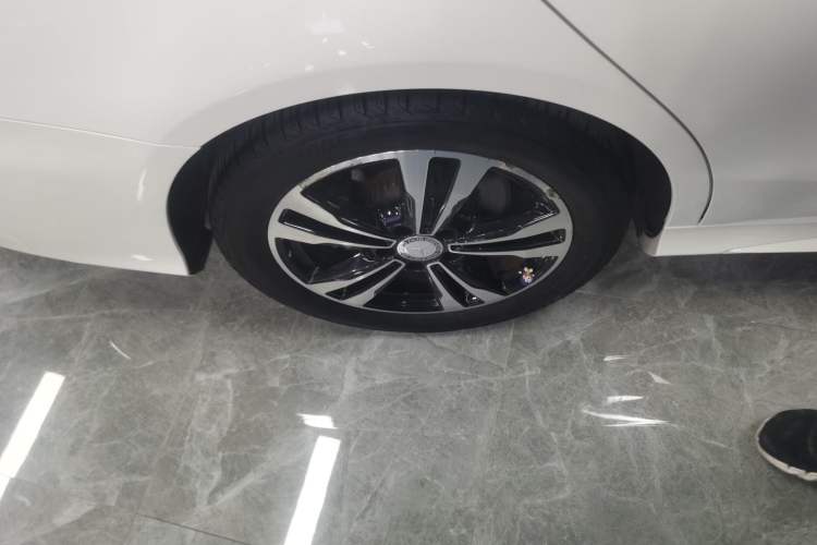 Used Mercedes-Benz C-Class 2017 C 200 Sport Edition Exterior 2