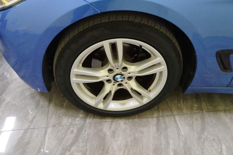 Used BMW 3 Series GT 2017 320i M Sport Left Front Wheel Hub