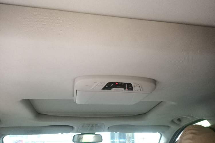 Used SAIC MAXUS G10 2016 1.9T Automatic Luxury Executive Edition Diesel China V Standard