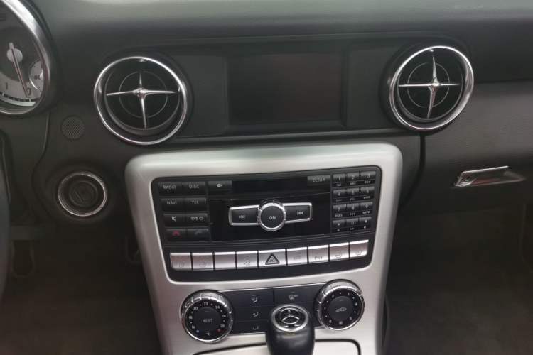 Used Mercedes-Benz SLK-Class 2011 SLK 200 Fashion Model
