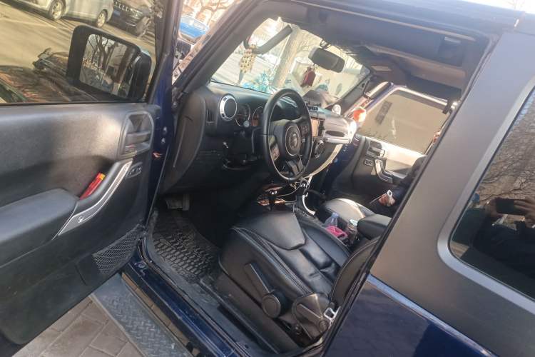 Used Jeep Wrangler 2013 3.6L Sahara two-door model