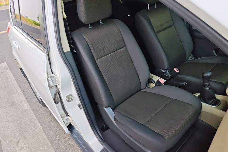 Used Venucia R50 2013 1.6L Manual Fashion Edition Right Front Seat