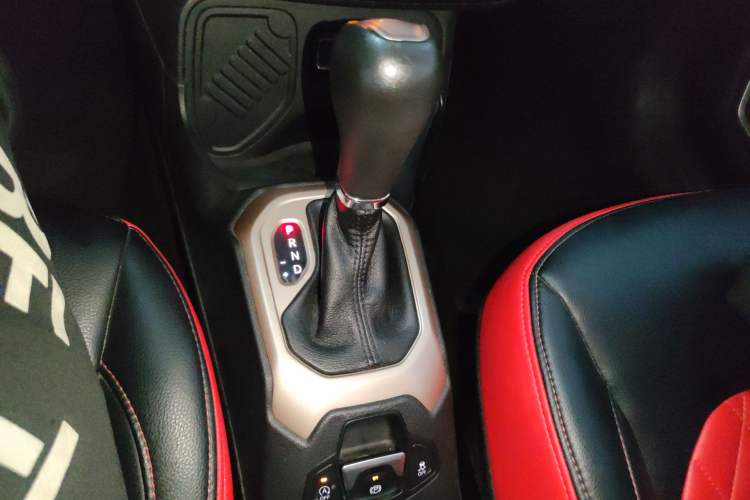 Used Jeep Renegade 2018 Connected Large Screen Version 180T Automatic High-Energy Edition