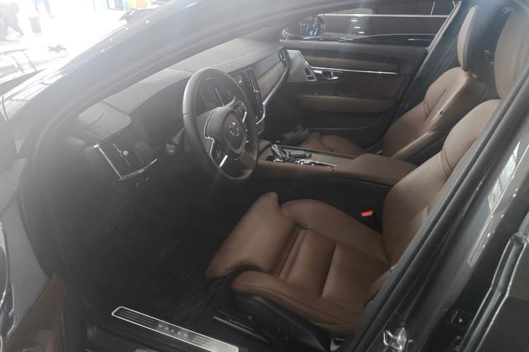 Used Volvo S90 2021 B5 Zhiyuan Luxury Edition
