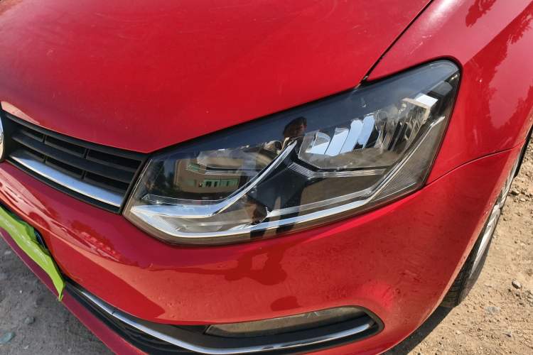 Used Volkswagen Polo 2016 1.6L Automatic Comfort Model
