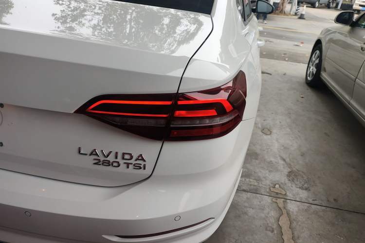 Used Volkswagen Lavida 2022 280TSI DSG Comfort Edition Exterior 3