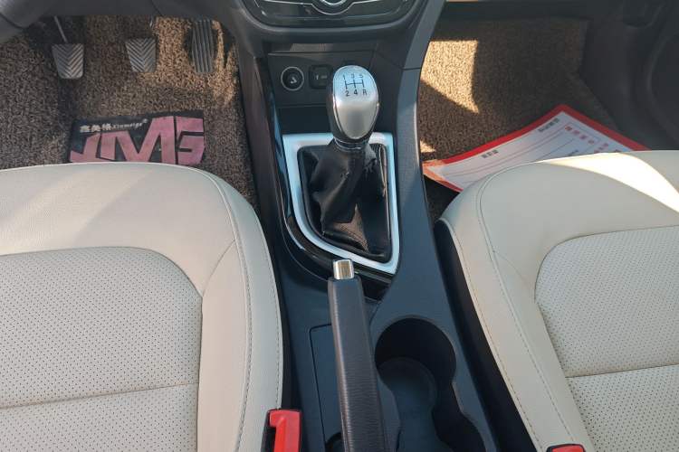 Used CHANGAN Alsvin V7 2016 1.6L Manual Enjoyment Model China V Standard