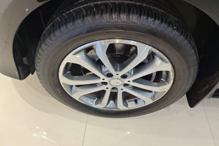 Used Mercedes-Benz GLE 2016 GLE 320 4MATIC Dynamic Edition Left Front Wheel Hub