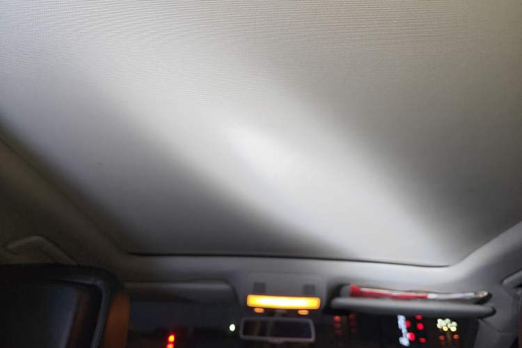 Used Volkswagen Touareg 2011 3.0 TSI High-End Version Headliner