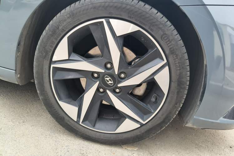 Used Hyundai Elantra 2021 1.5L CVT LUX Prestige Edition
