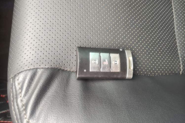 Used Foton Savana 2017 2.0T Automatic All-Wheel Drive Gasoline Flagship 7-Seater Vehicle Key