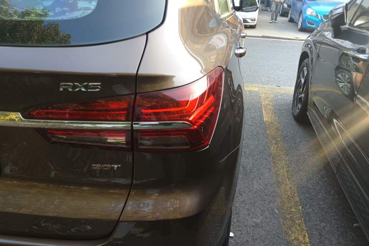 Used Roewe RX5 2019 20T Two-Wheel Drive Automatic 4G Connected Platinum Edition
