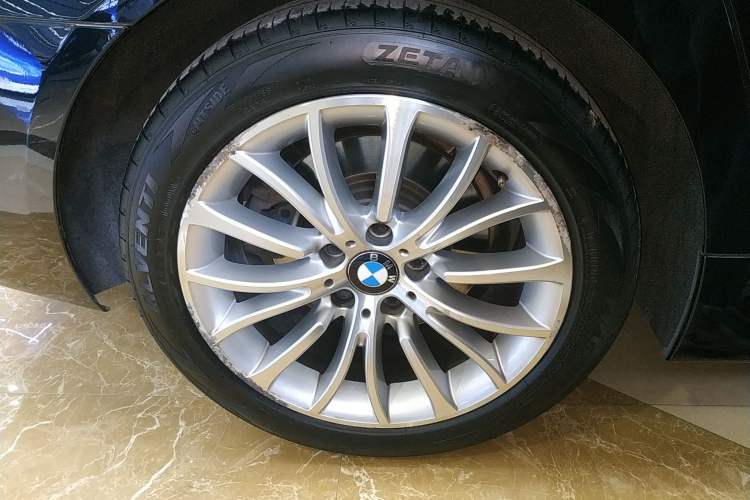 Used BMW 5 Series 2017 525Li Luxury Design Package Right Rear Wheel Hub