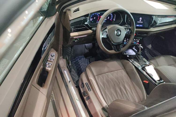 Used Volkswagen Passat 2020 330TSI Luxury Edition China VI Driver Seat