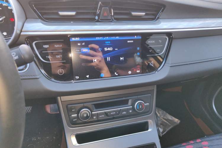 Used Geely Auto Emgrand 2019 Leading Edition 1.5L Manual Luxury Model China VI Standard
