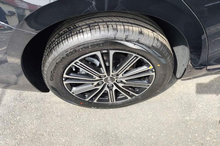 Used Geely Auto Preface 2026 Model Oriental Yao 1.5TD Fuyao Edition Right Rear Wheel Hub