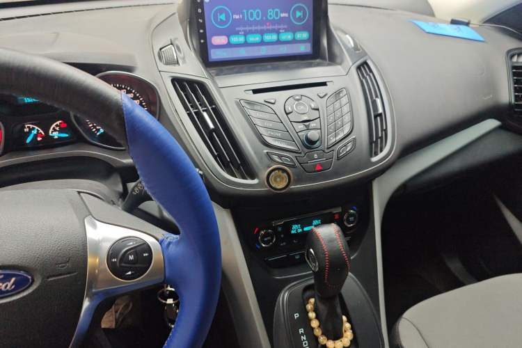 Used Ford Kuga 2015 1.5L GTDi Two-Wheel-Drive Comfort Model Audio And AC Panel