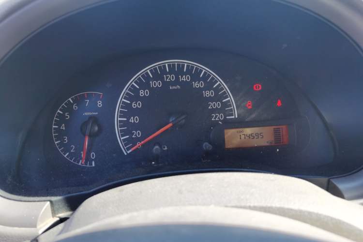 Used Nissan Sunny 2015 1.5XE Manual Comfort Edition
