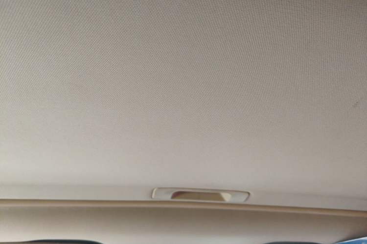 Used Baojun 560 2015 1.8L manual luxury version Headliner