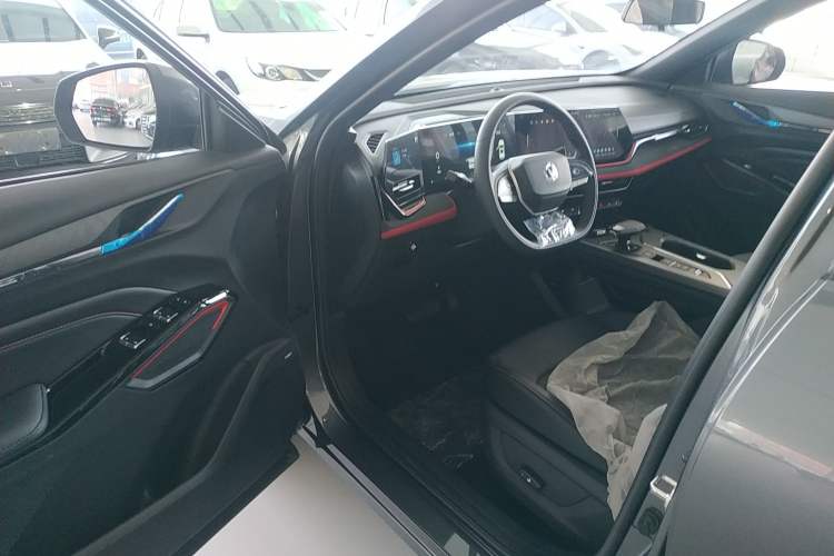 Used CHANGAN X5 PLUS 2024 1.5T DCT ZhiZun Version Driver Seat