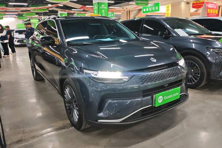 Used Leapmotor C11 2024 Range-Extended 300 Luxury Edition Front Right 45 Deg