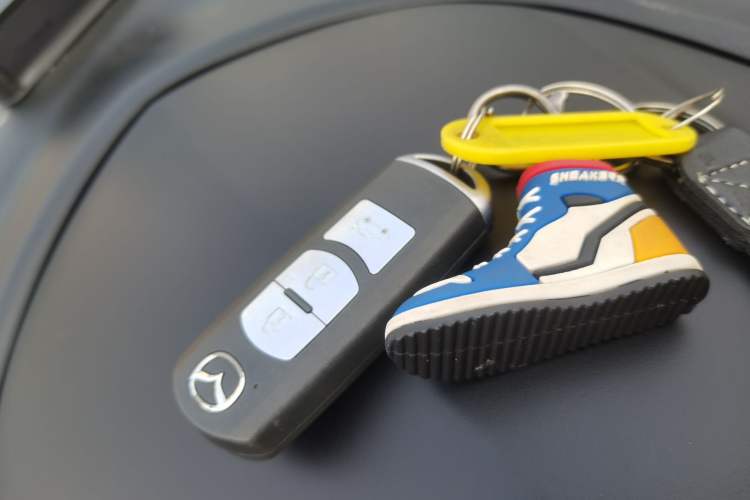 Used Mazda Mazda 3 Axela 2014 Sedan 1.5L Automatic Comfort Model
