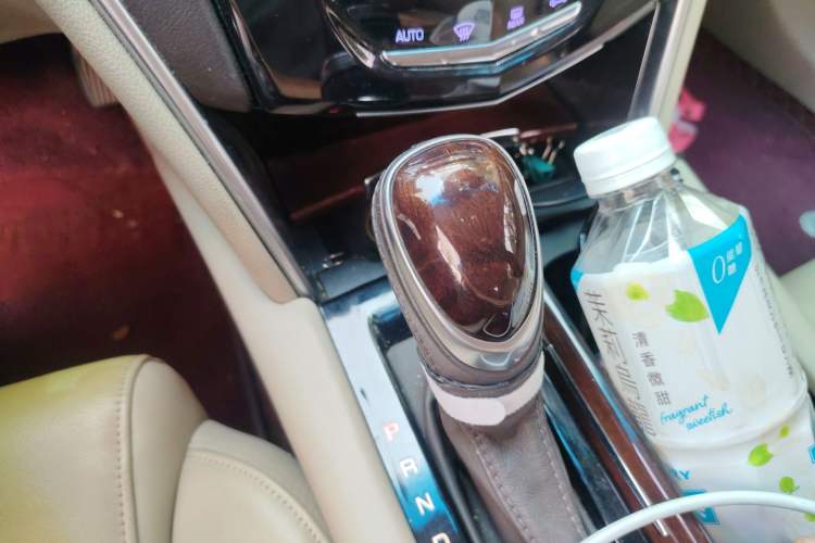 Used Cadillac XTS 2016 28T Elite Edition Gear Lever