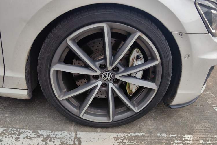 Used Volkswagen Lamando 2018 230TSI DSG Fashion Edition Right Front Wheel Hub