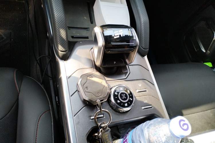 Used JETOUR Traveler 2024 2.0T All-Wheel-Drive Silver Dragon Wings