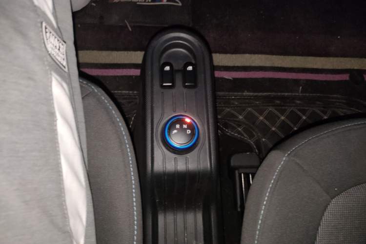 Used Wuling Hongguang MINIEV 2022 Easy Version Lithium Iron Phosphate Gear Lever