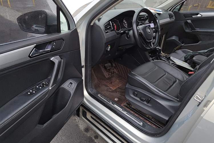 Used Volkswagen Tiguan L 2017 330TSI Automatic Two-Wheel Drive Flagship Edition
