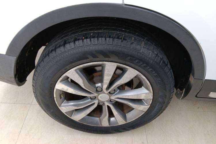 Used Geely Auto Emgrand X7 Sport 2016 1.8TD Automatic ZhiZun Version Right Rear Wheel Hub