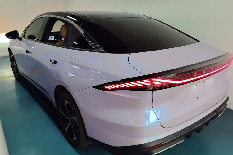 Used Geely Galaxy L6 2024 125km PLUS Dragon Edition