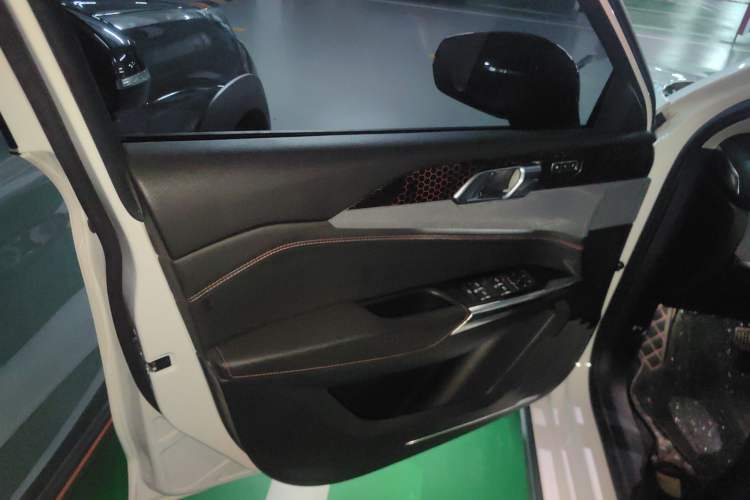 Used Lynk & Co 02 2018 1.5T DCT Two-Wheel Drive Pro Version China V Emission Standard