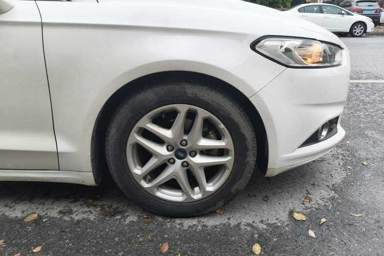 Used Ford Mondeo 2013 1.5L GTDi180 Fashion Edition Right Front Wheel Hub