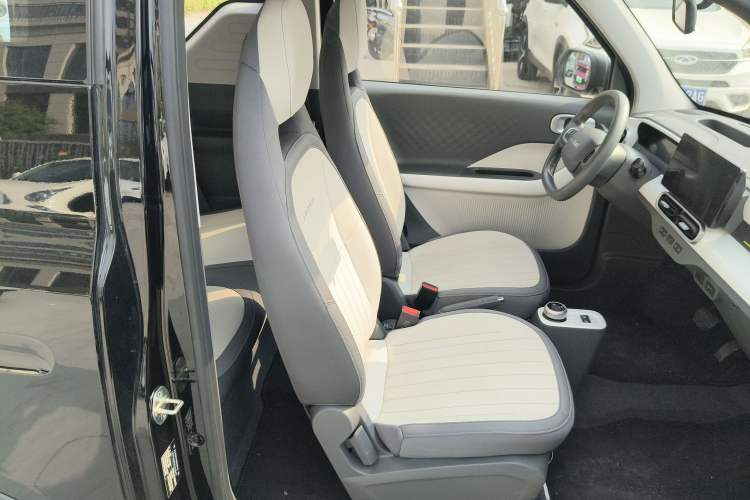 Used Geely Galaxy Panda 2025 210km Panda Kart Right Front Seat