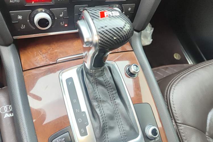 Used Audi Q7 2014 35 TFSI Ambition Edition Gear Lever