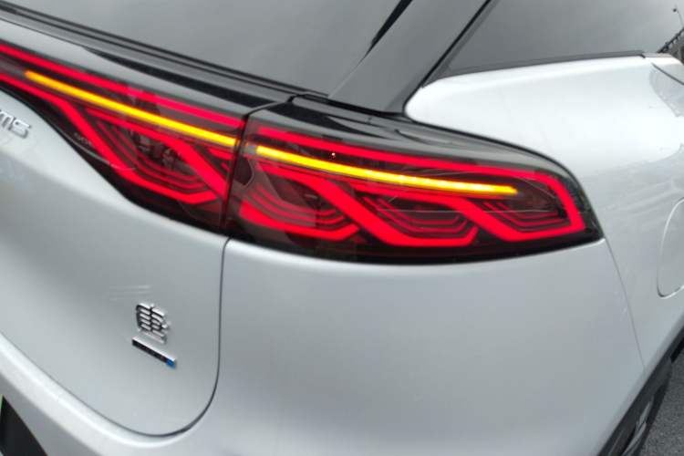 Used BYD Tang New Energy 2025 Intelligent Driving Version DM-i 115KM Flagship Edition Right Rear Taillight