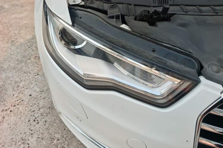 Used Audi A6L 2014 TFSI Standard Model Right Front Headlight