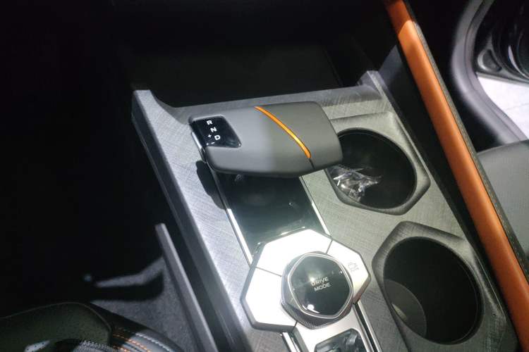 Used Changan UNI-V iDD 2023 ZhiDian iDD 1.5T 113km Smart & Fun Version
