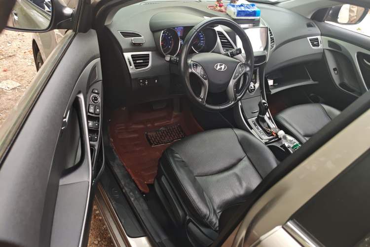 Used Hyundai Elantra (5th Generation / Langdong) 2015 1.6L Automatic Luxury Model Driver Seat
