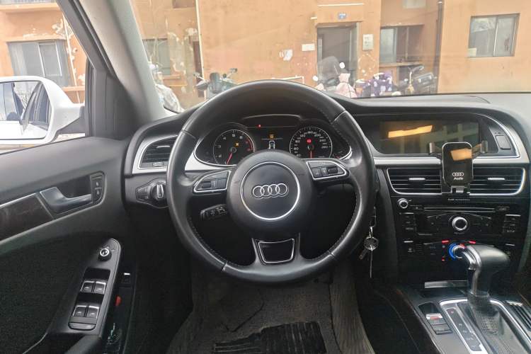 Used Audi A4L 2013 35 TFSI Automatic Comfort Model